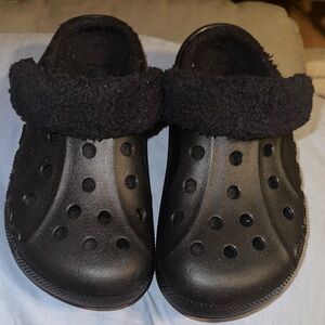 CROCS Men’s size 6 Women’s size 8 black fuzzy winter Crocs BNWOT